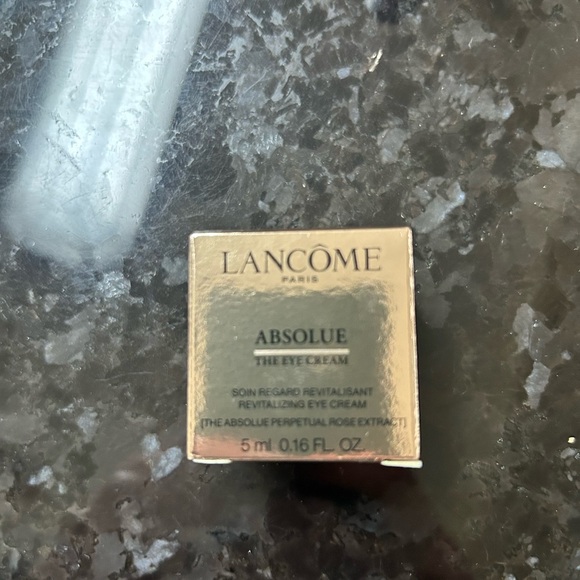 Lancôme ABSOLUE Travel Set - Picture 4 of 5